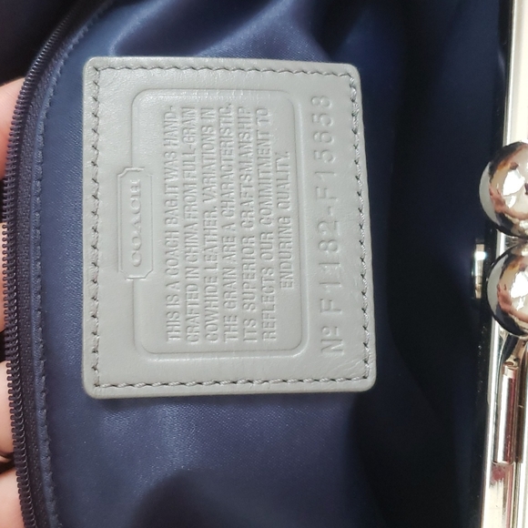 Coach F15658 signature kiss lock carryall never full olive green stiched pattern - Picture 6 of 13